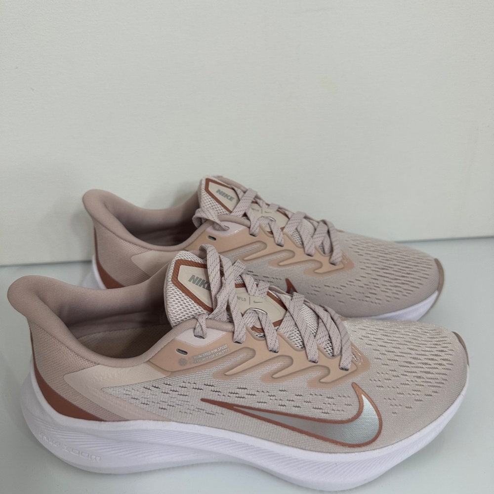 Nike shoes Rose gold - brand new